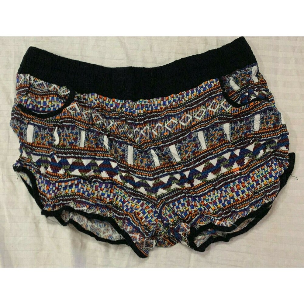 RUE 21 WOMENS RAYON SHORTS SIZE L